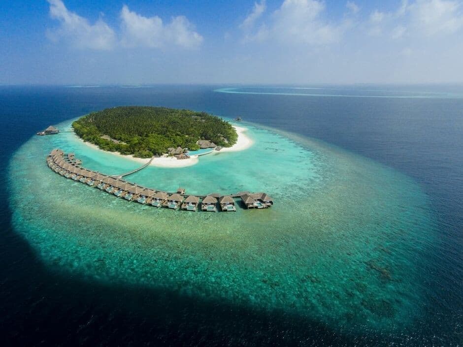 Dusit Thani Maldives Hotel