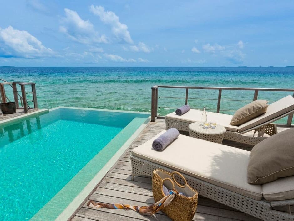 Dusit Thani Maldives Hotel