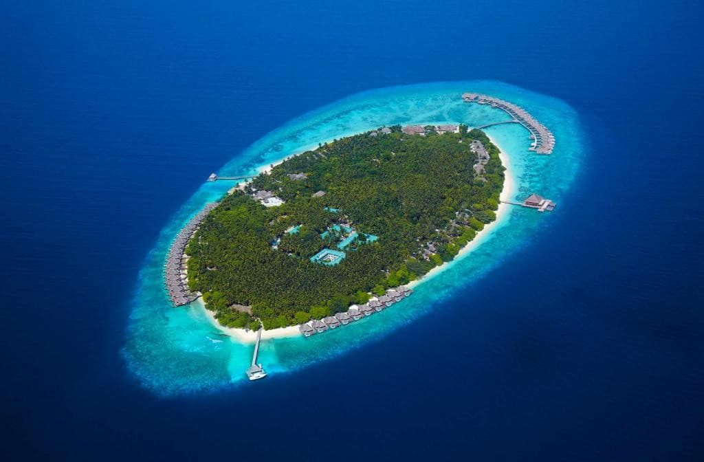 Dusit Thani Maldives Hotel