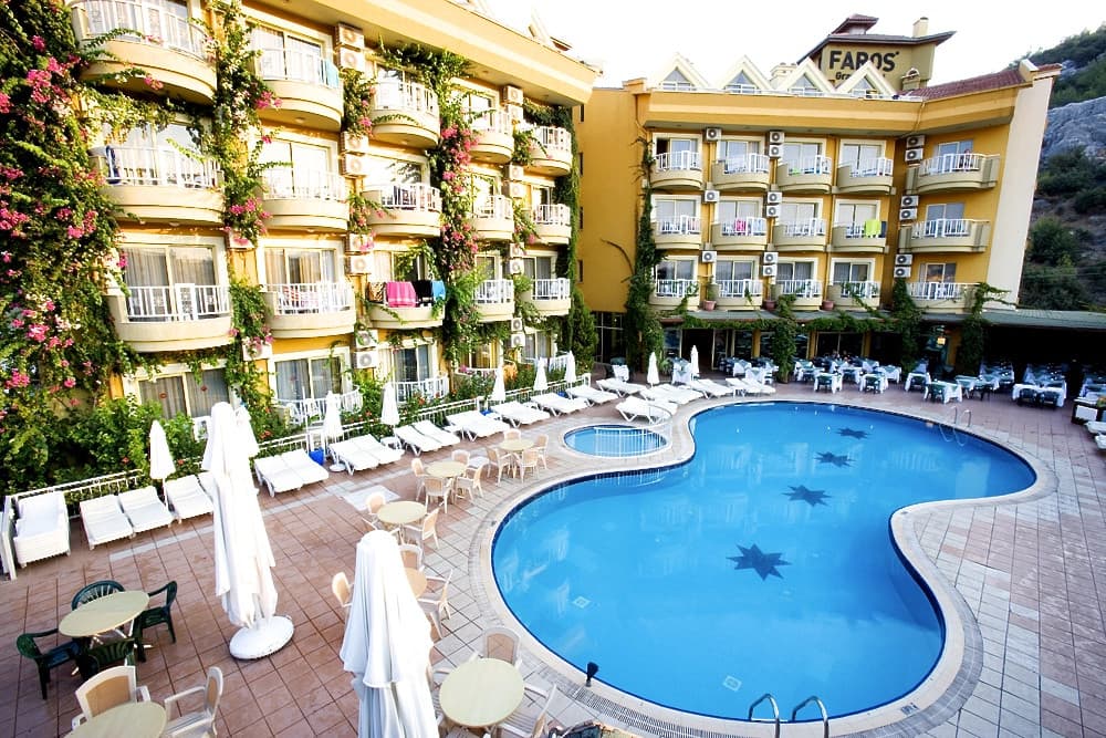 Grand Faros Hotel