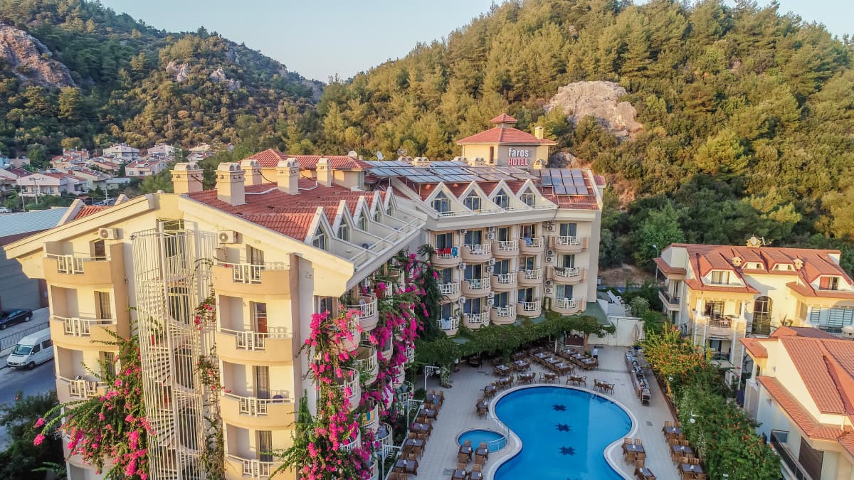 Grand Faros Hotel