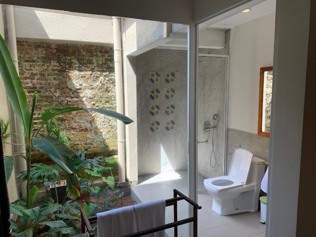 Neevana Hotel