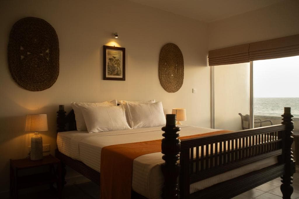 Neevana Hotel