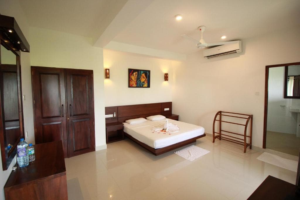 Hideaway Lodge