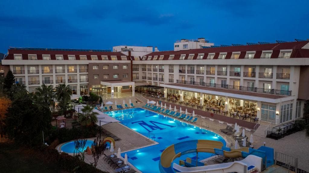 MG White Lilyum Hotel