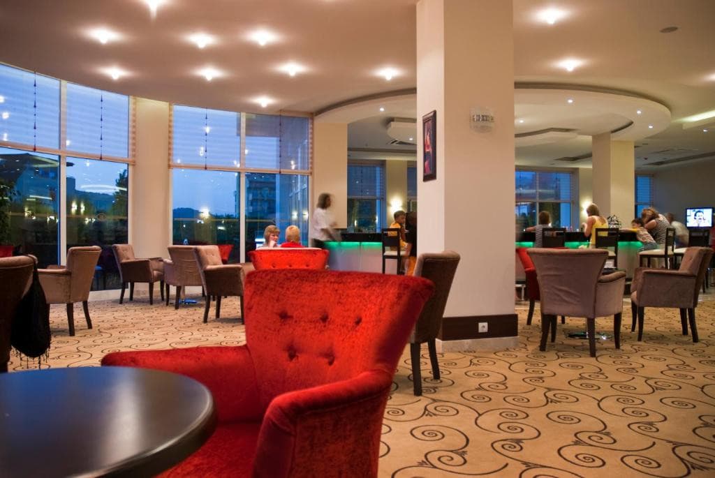 MG White Lilyum Hotel