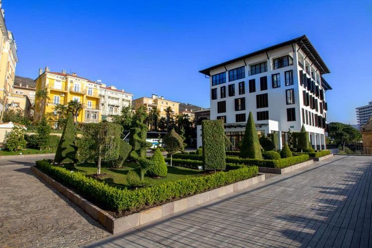Royal Hotel