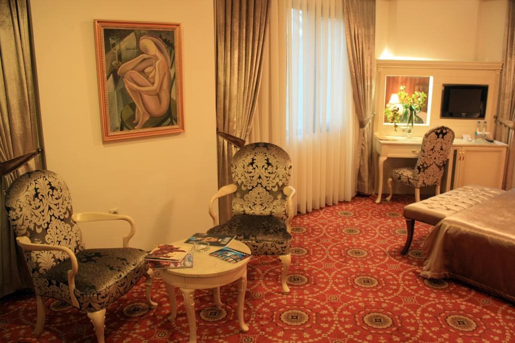 ATROPAT HOTEL