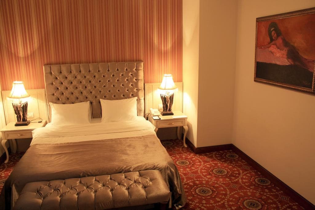 ATROPAT HOTEL