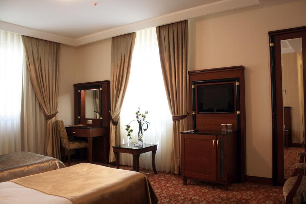 ATROPAT HOTEL