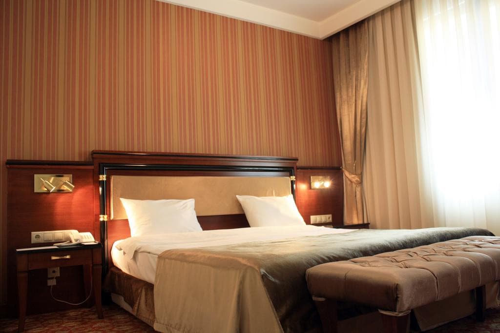 ATROPAT HOTEL