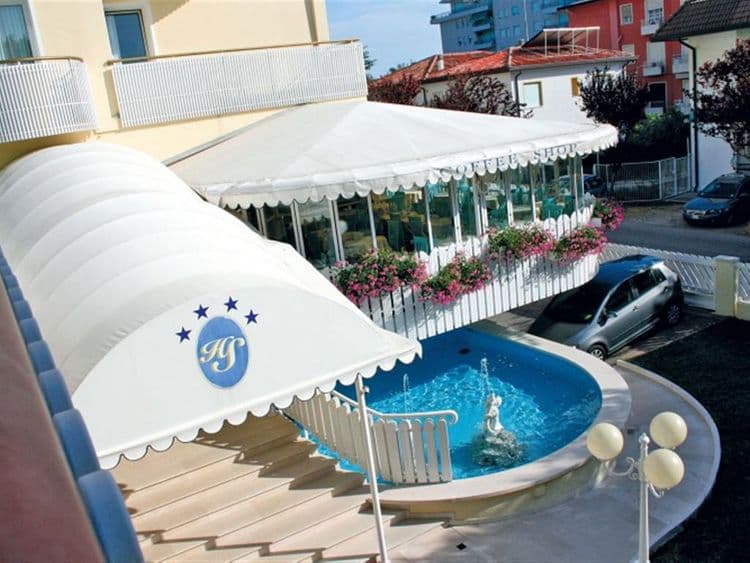 Salus Hotel