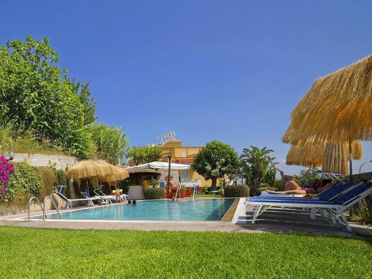 La Luna Hotel