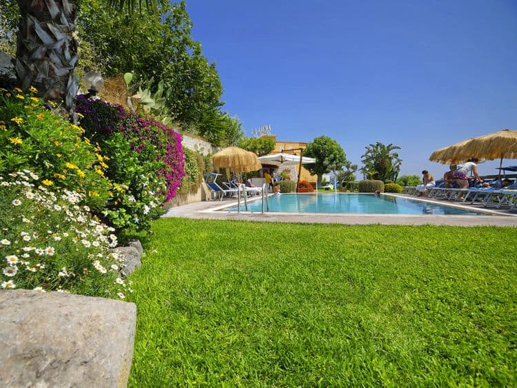 La Luna Hotel