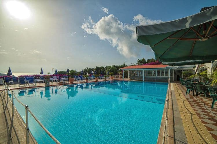 Parco Cartaromana Hotel