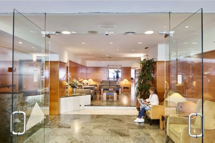 De l’Isard Hotel