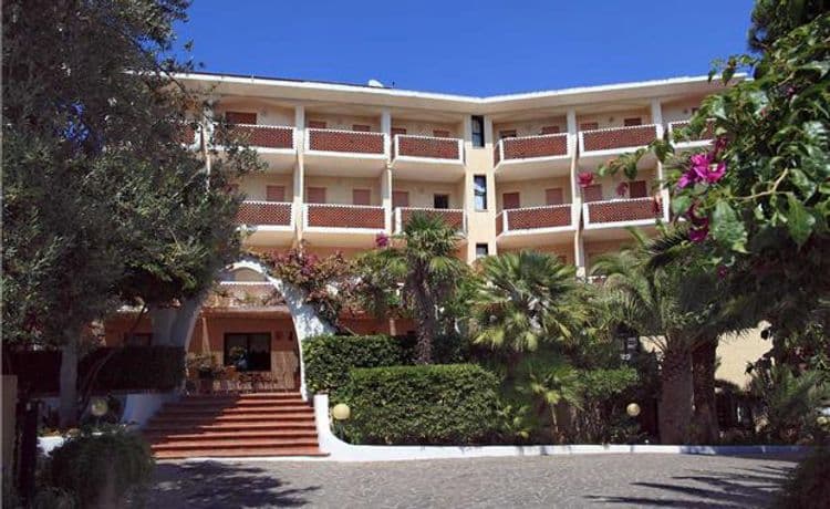 Punta Faro Hotel