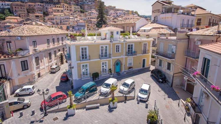 Piccolo Grand Hotel