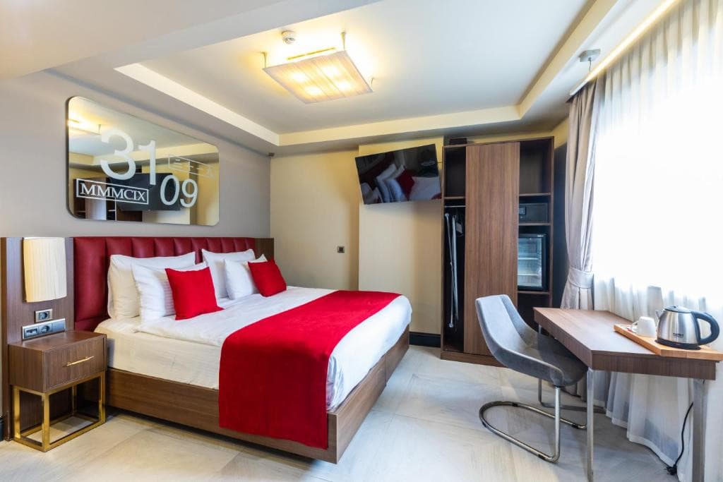 RAMADA BY WYNDHAM ISTANBUL PERA (Ex. The Peak Hotel)