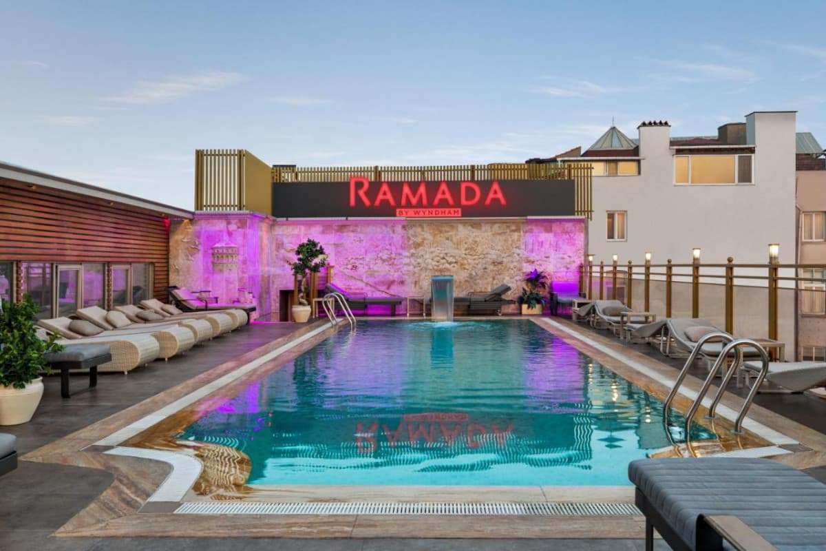 RAMADA BY WYNDHAM ISTANBUL PERA (Ex. The Peak Hotel)