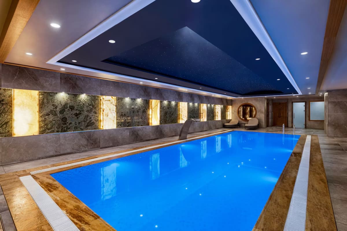 RAMADA BY WYNDHAM ISTANBUL PERA (Ex. The Peak Hotel)