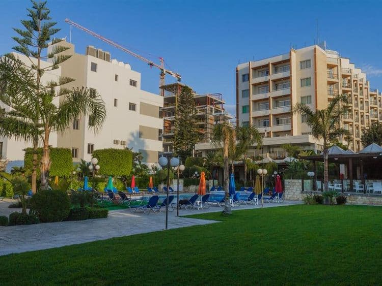 The Caravel Hotel
