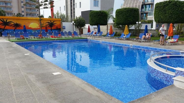 The Caravel Hotel