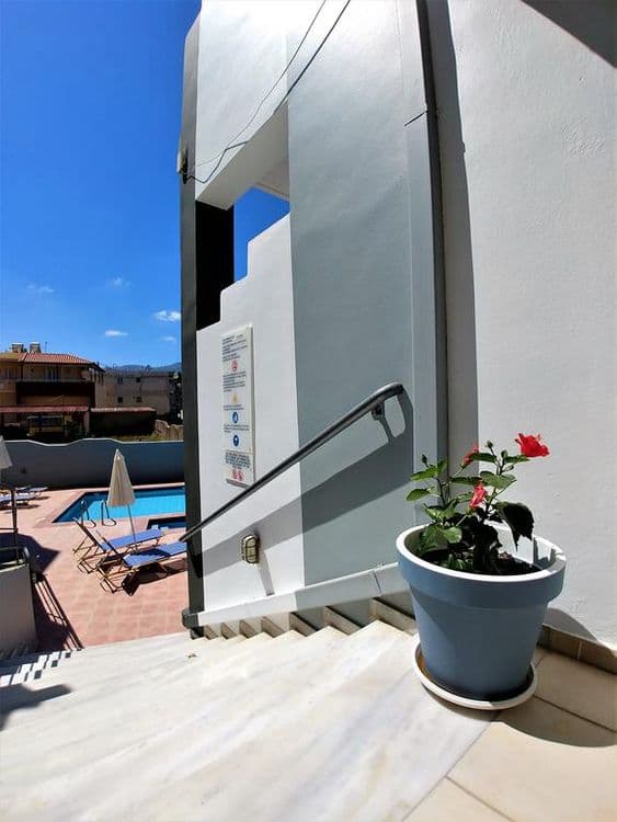 Yacinthos Hotel Apartments