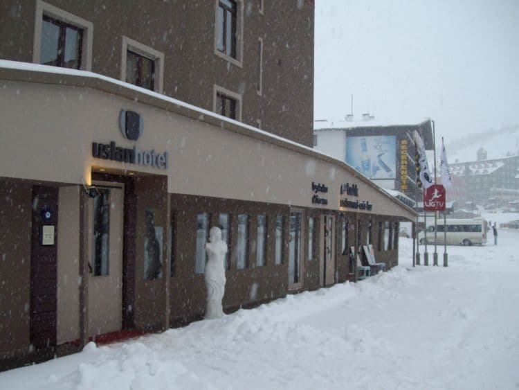 Uslan Hotel