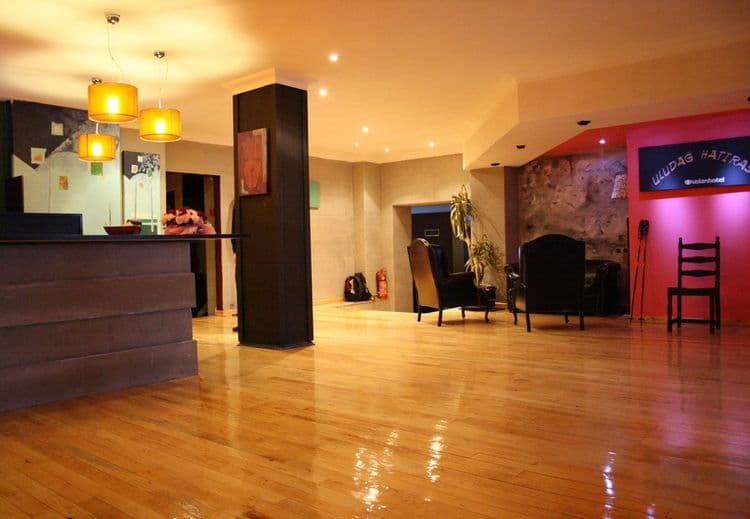 Uslan Hotel