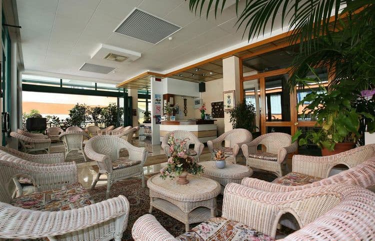 Chic Hotel