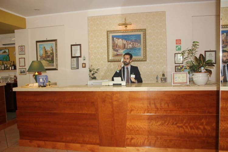 Mediterraneo Hotel (Cefalu)