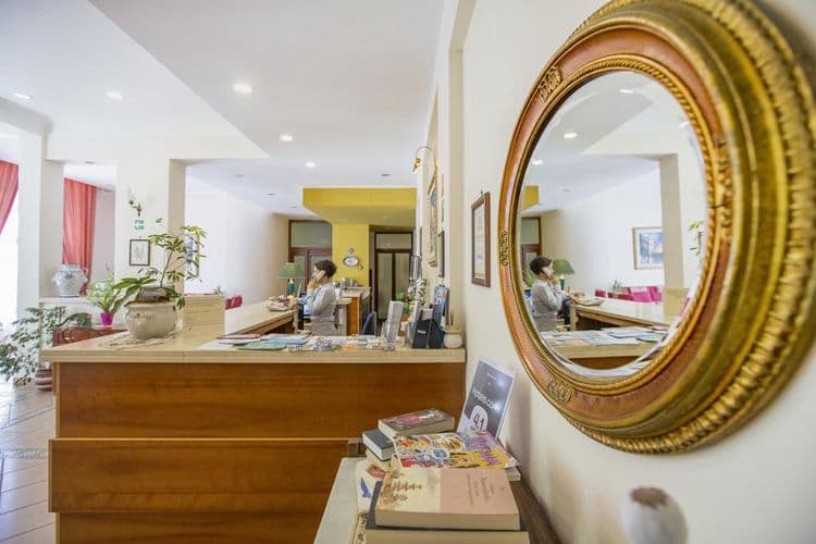 Mediterraneo Hotel (Cefalu)