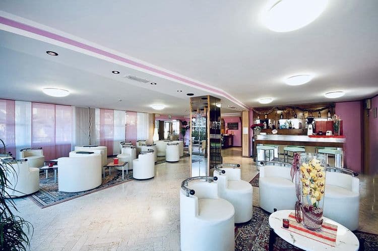 Naica Hotel