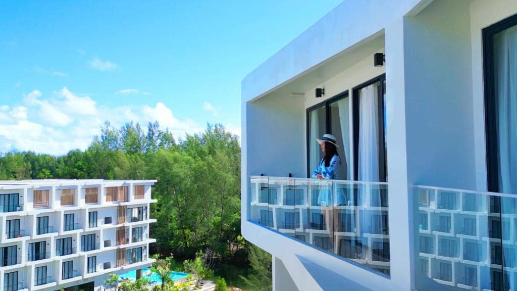 Laya Suites And Residences