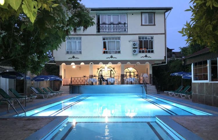 Kromer Garden Hotel