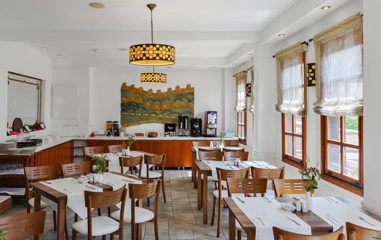 Kromer Garden Hotel