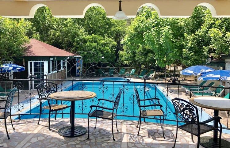 Kromer Garden Hotel