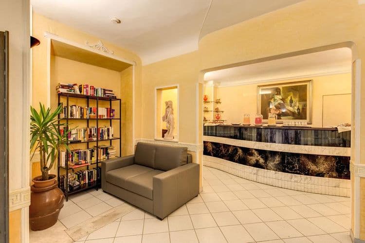 Milani Hotel
