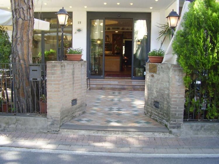 Cortina Hotel