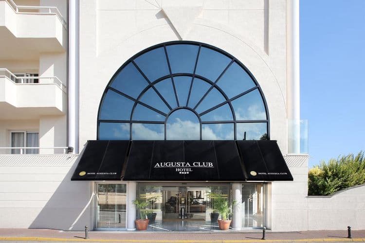 Augusta Club Hotel