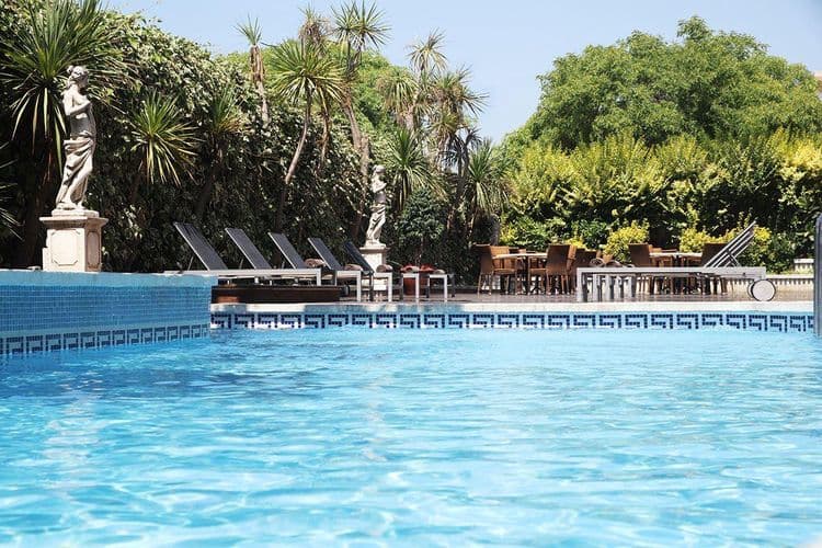 Augusta Club Hotel