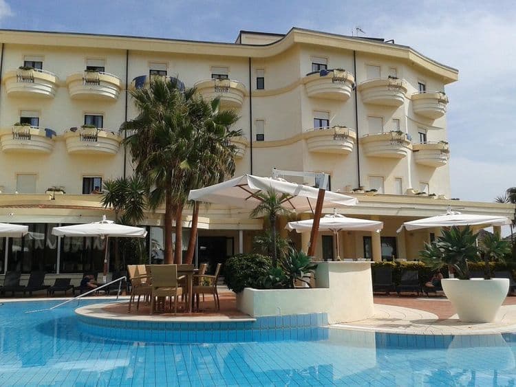 Sunshine Club Hotel & SPA