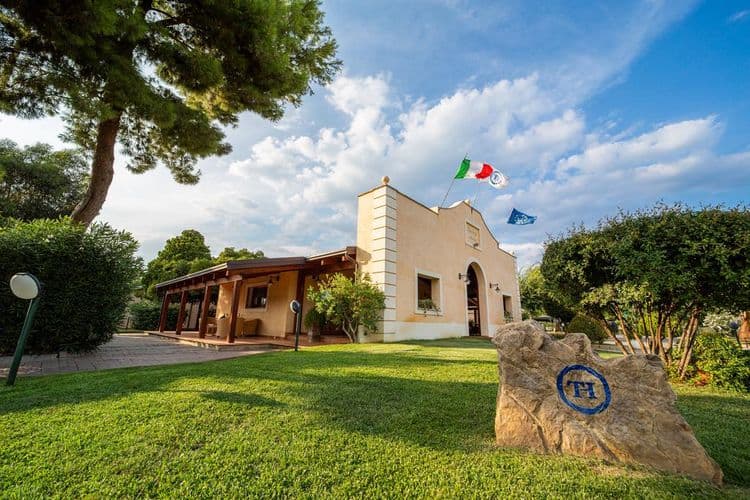 TH Baia Degli Achei Village