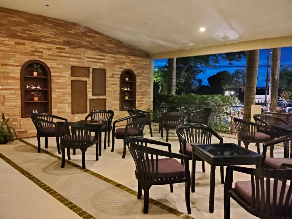 Royal Phala Cliff Beach Resort & Spa
