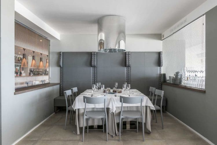 Centosedici Hotel (Lungomare 116)