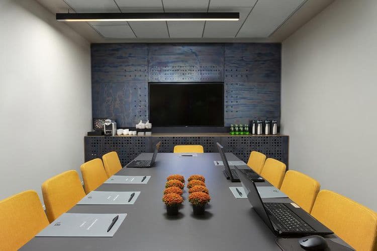 Link Hotel & Hub