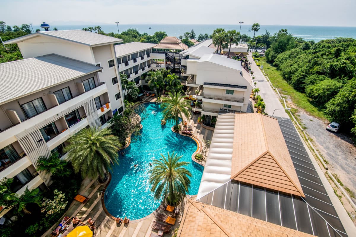 SEA BREEZE JOMTIEN RESORT.
