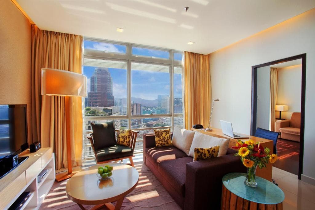 Parkroyal Serviced Suites