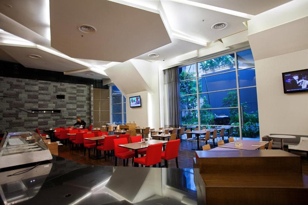 Parkroyal Serviced Suites